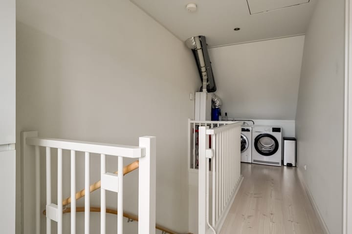 Photo 32 of Adriaan Anthoniszstraat 18