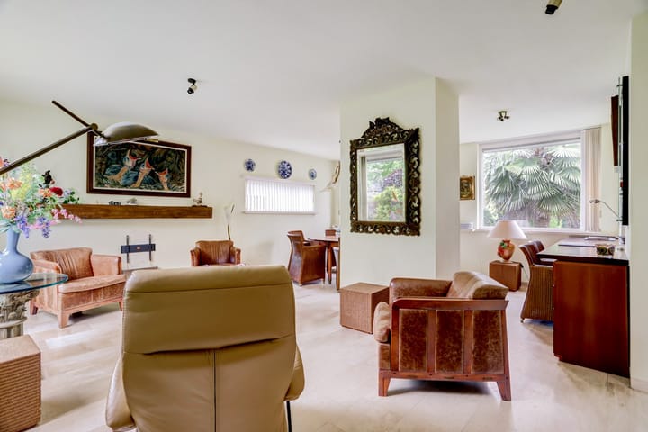 Photo 6 of Meidoornstraat 17