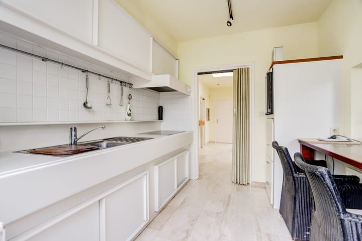 Photo 9 of Meidoornstraat 17