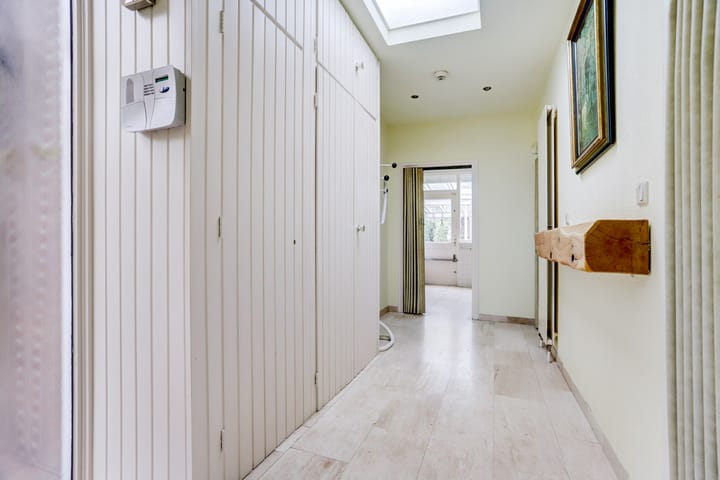 Photo 11 of Meidoornstraat 17