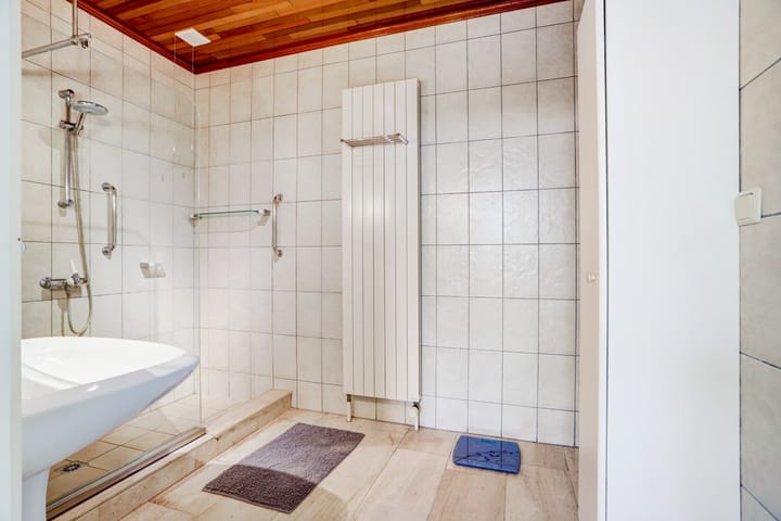 Photo 18 of Meidoornstraat 17