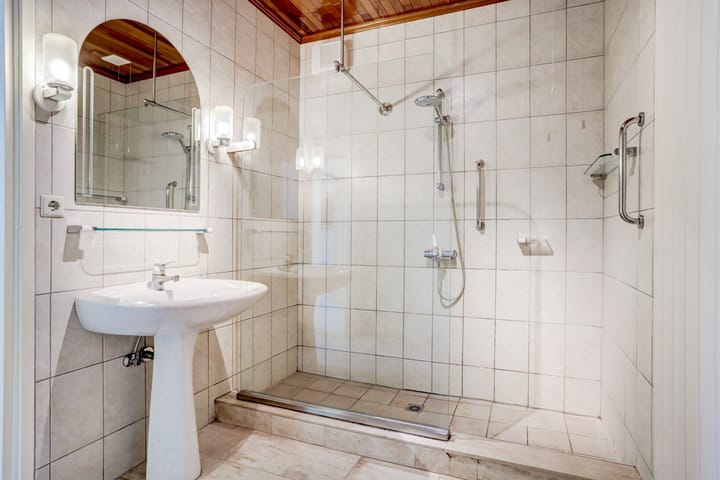 Photo 19 of Meidoornstraat 17