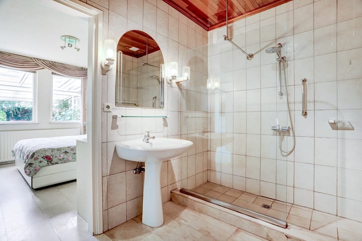 Photo 20 of Meidoornstraat 17