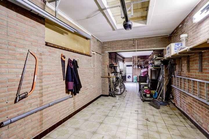 Photo 21 of Meidoornstraat 17