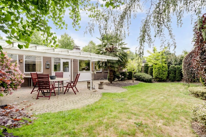 Photo 27 of Meidoornstraat 17