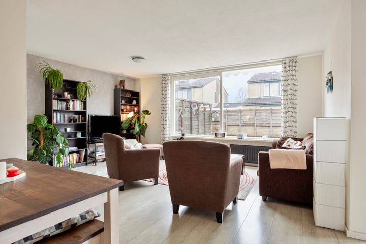 Photo 11 of Louise Michelstraat 7