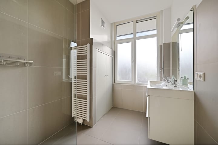 Photo 24 of van Alphenstraat 118