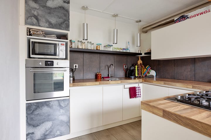 Photo 18 of Louise Michelstraat 7