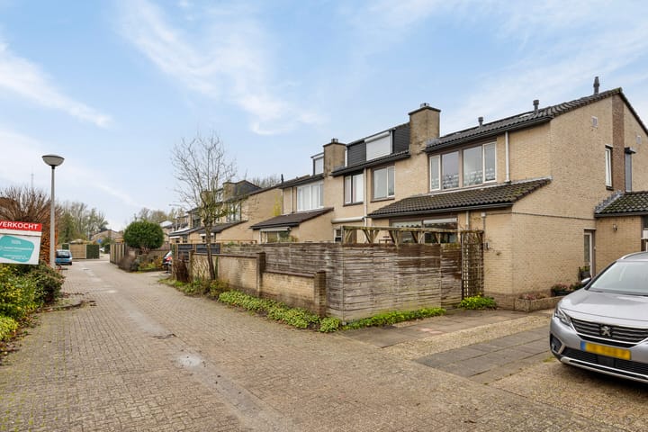 Photo 32 of Louise Michelstraat 7