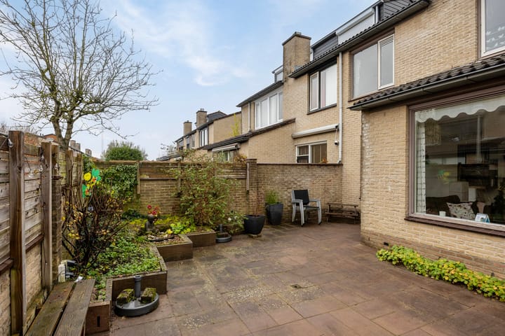 Photo 33 of Louise Michelstraat 7