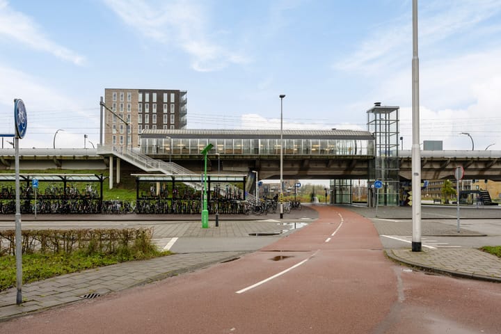 Photo 37 of Louise Michelstraat 7