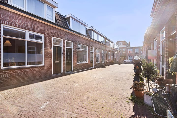 Photo 2 of Bloemstraat 8