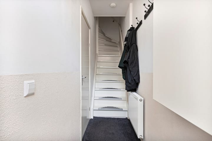 Photo 3 of Bloemstraat 8