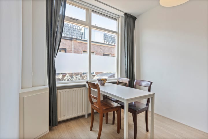 Photo 4 of Bloemstraat 8