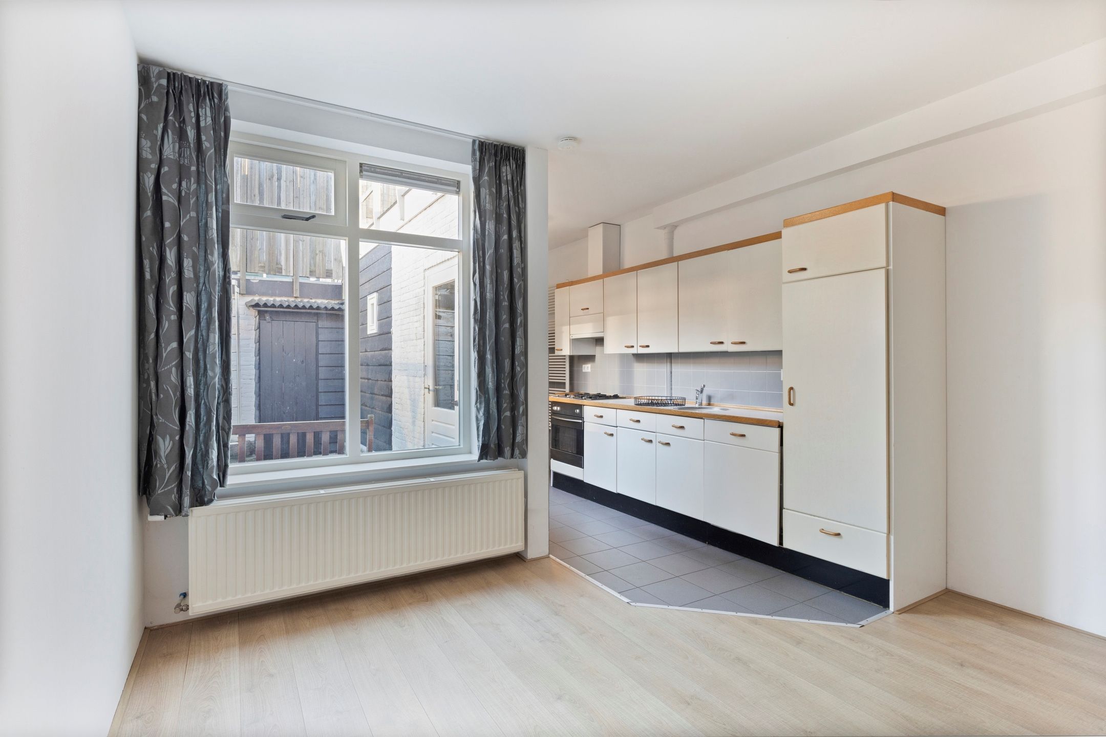 Photo 6 of Bloemstraat 8