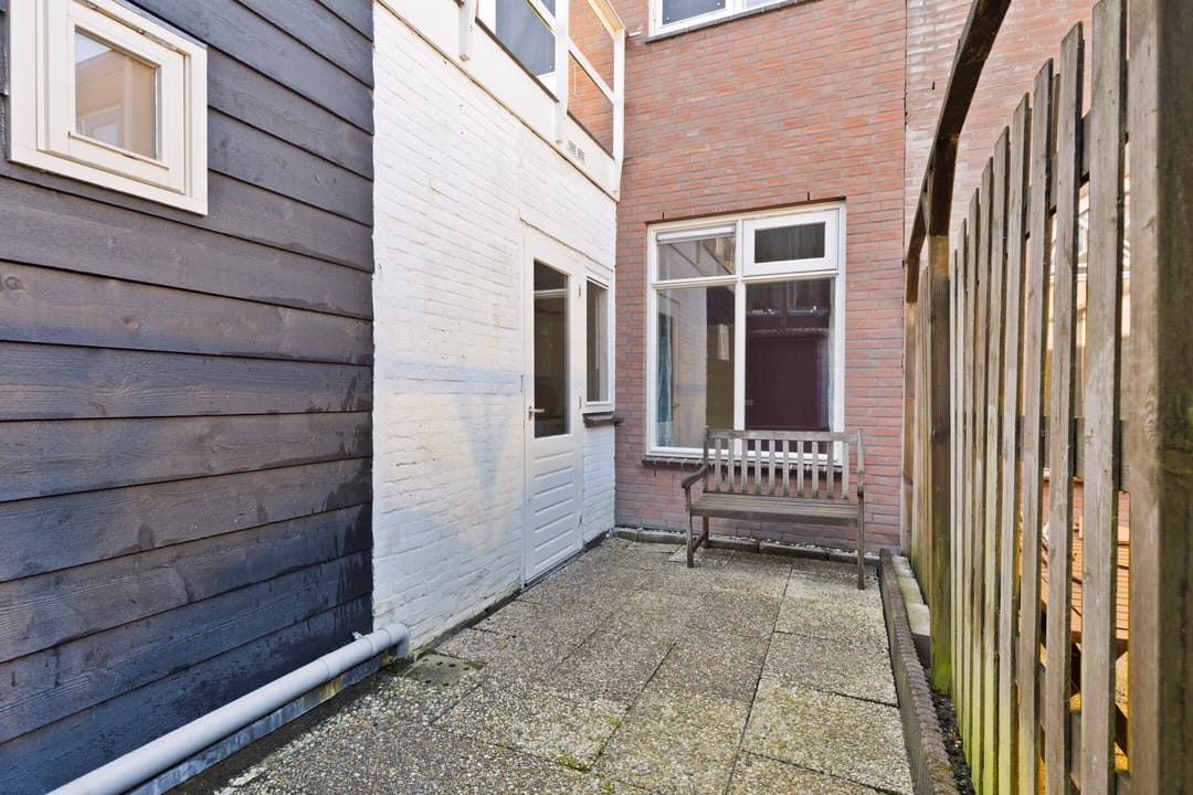Photo 13 of Bloemstraat 8