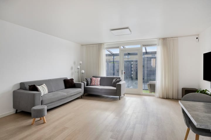 Photo 2 of Impostmeester 13