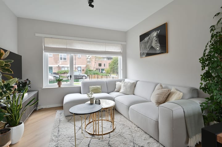 Photo 2 of E. de Bruynstraat 77