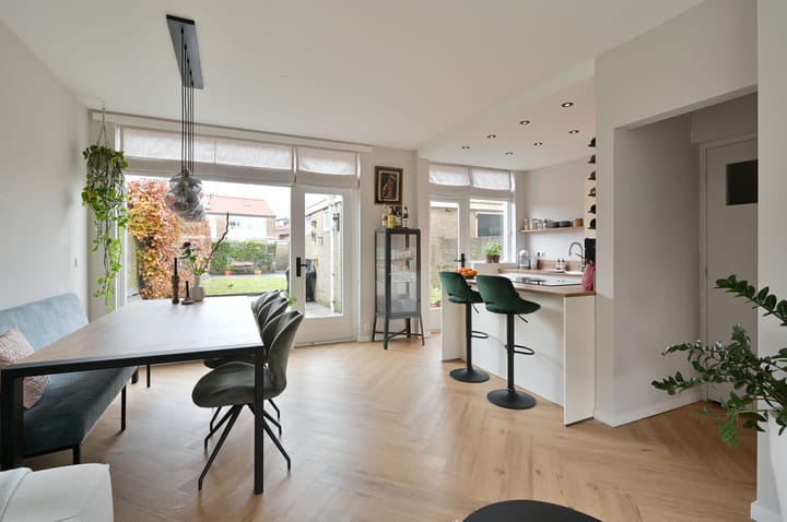 Photo 6 of E. de Bruynstraat 77