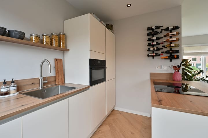 Photo 9 of E. de Bruynstraat 77