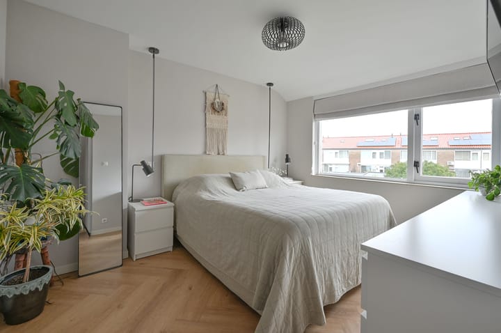 Photo 11 of E. de Bruynstraat 77