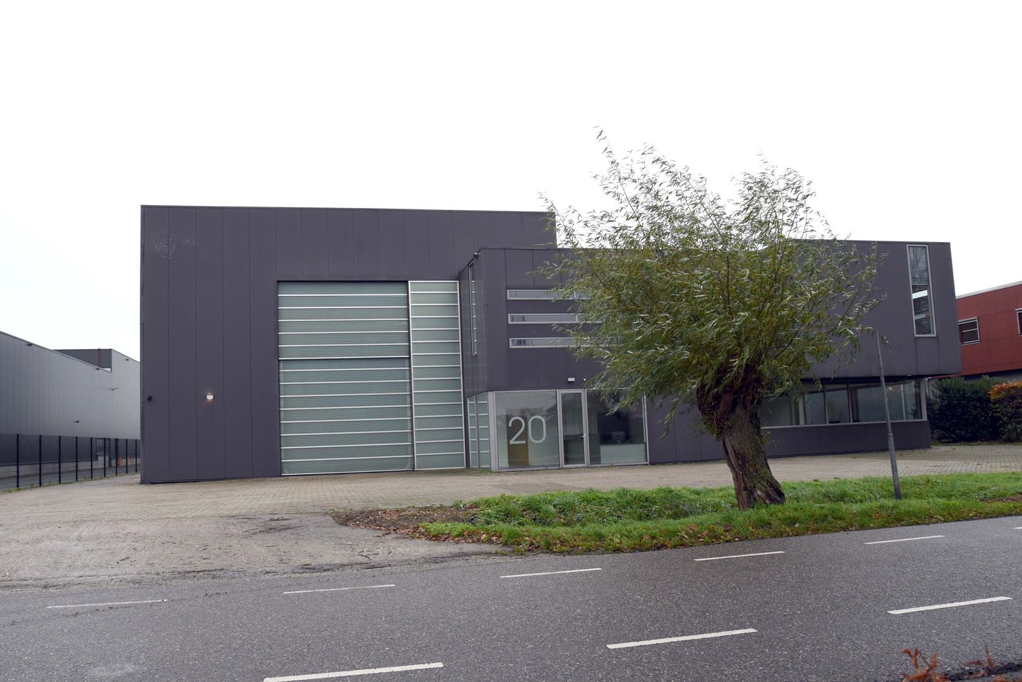 Bekijk foto 2 van Dorpsstraat 20