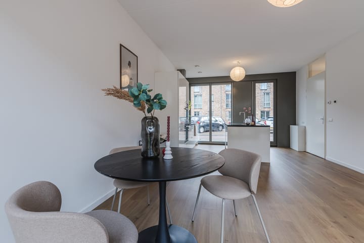 Foto 23 van Erroll Garnerstraat 9