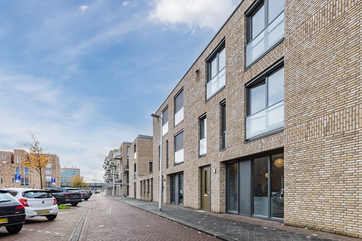 Foto 63 van Erroll Garnerstraat 9