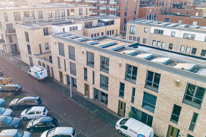 Foto 66 van Erroll Garnerstraat 9