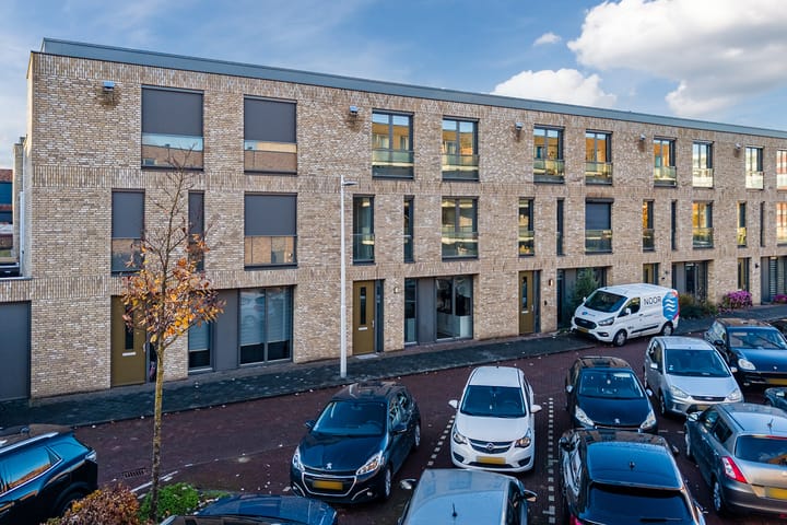 Foto 69 van Erroll Garnerstraat 9