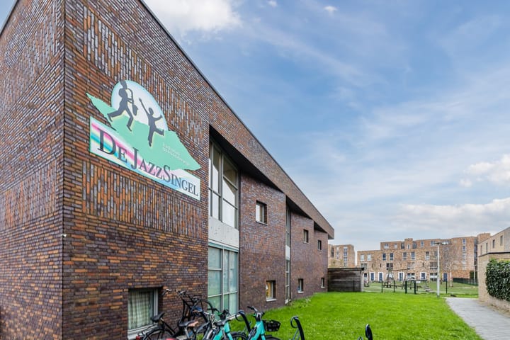 Foto 79 van Erroll Garnerstraat 9