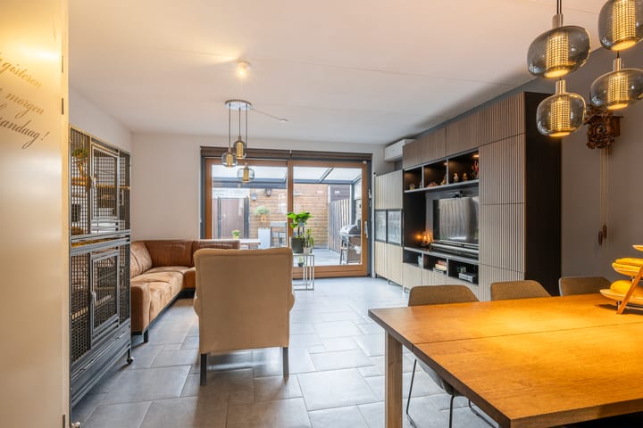 Foto 9 van van Baerlestraat 249