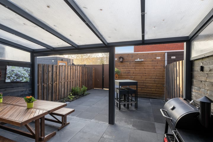 Foto 14 van van Baerlestraat 249