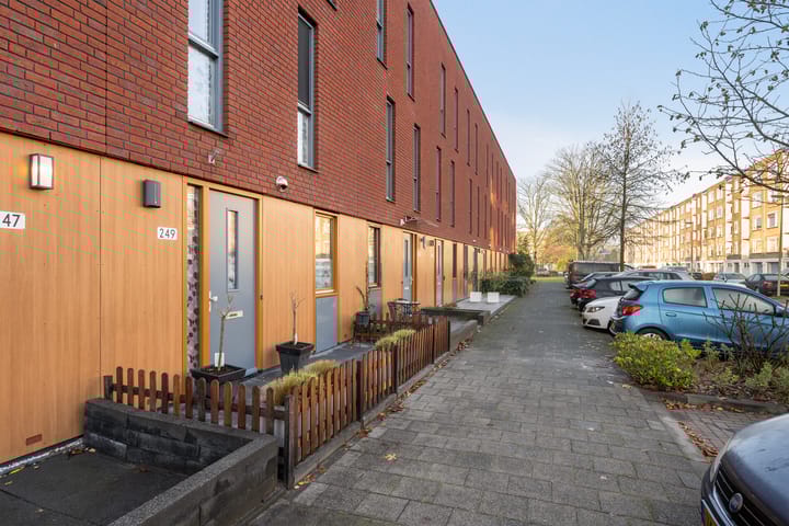 Foto 40 van van Baerlestraat 249