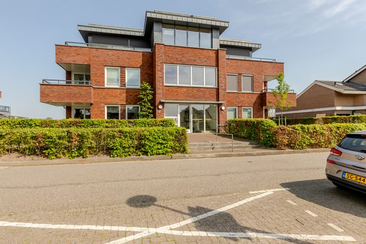 Photo 2 of Notaris d'Aumerielaan 27