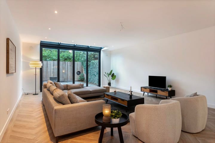 Photo 6 of Burgemeester van Nispen van Sevenaerstraat 5