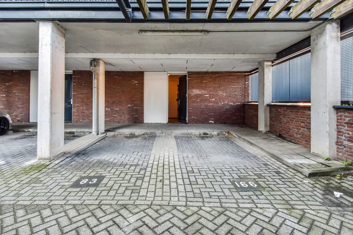 Photo 2 of Oosterhesselenstraat 590