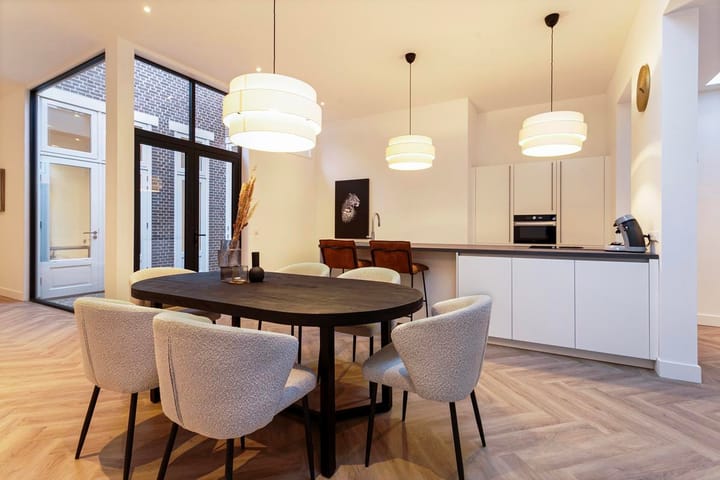 Photo 11 of Burgemeester van Nispen van Sevenaerstraat 5