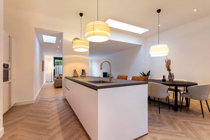 Photo 12 of Burgemeester van Nispen van Sevenaerstraat 5