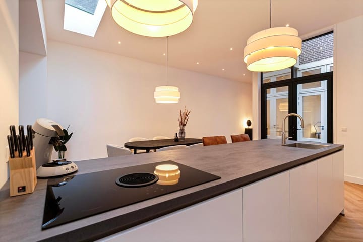 Photo 14 of Burgemeester van Nispen van Sevenaerstraat 5