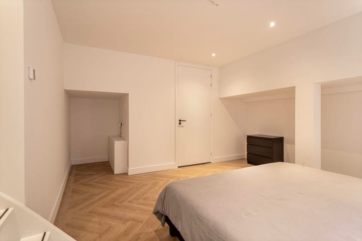 Photo 25 of Burgemeester van Nispen van Sevenaerstraat 5