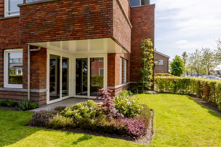 Photo 42 of Notaris d'Aumerielaan 27