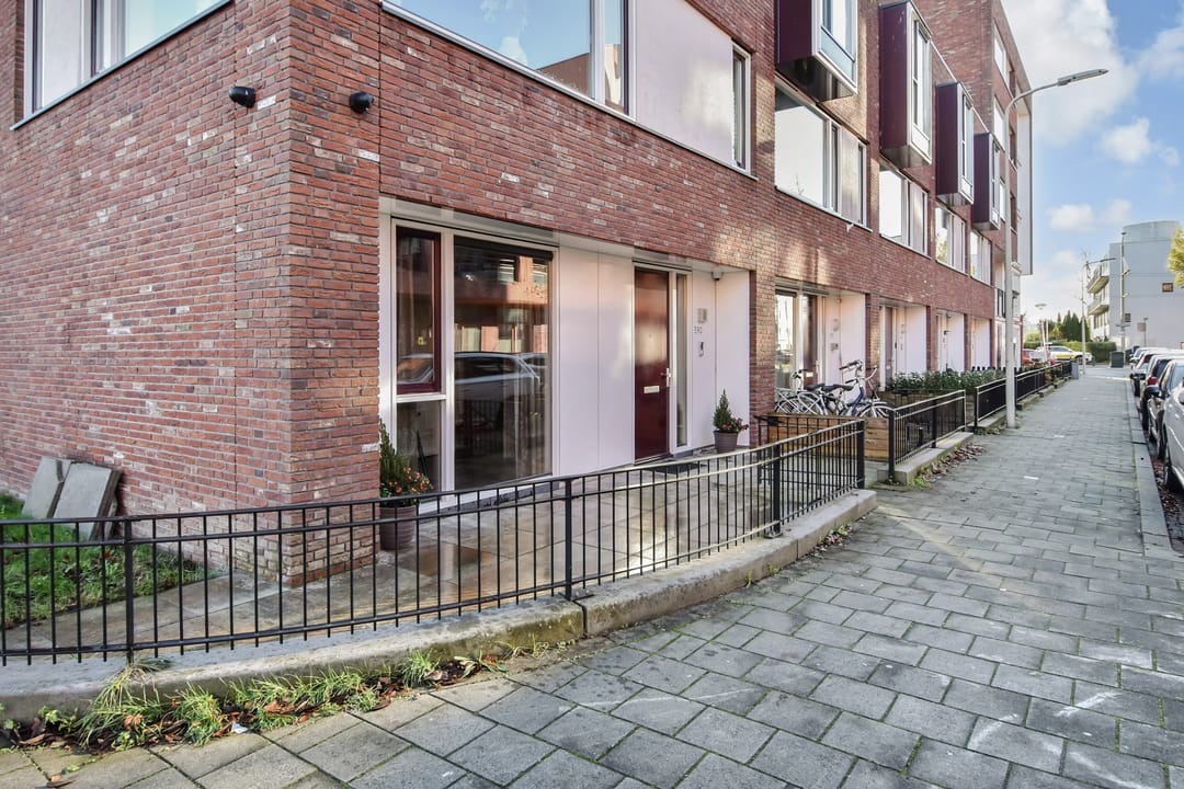 Photo 38 of Oosterhesselenstraat 590