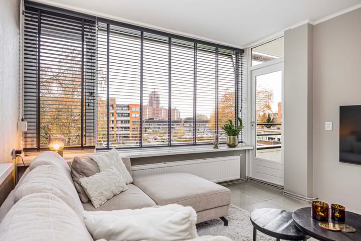 Photo 9 of Espoortstraat 251