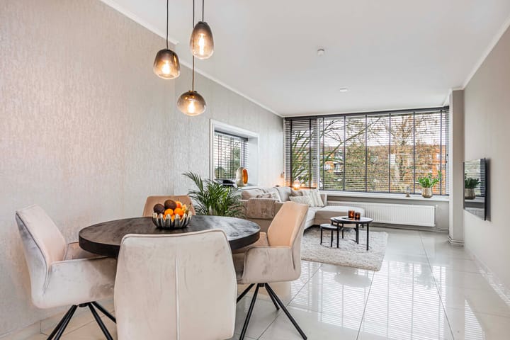 Photo 13 of Espoortstraat 251