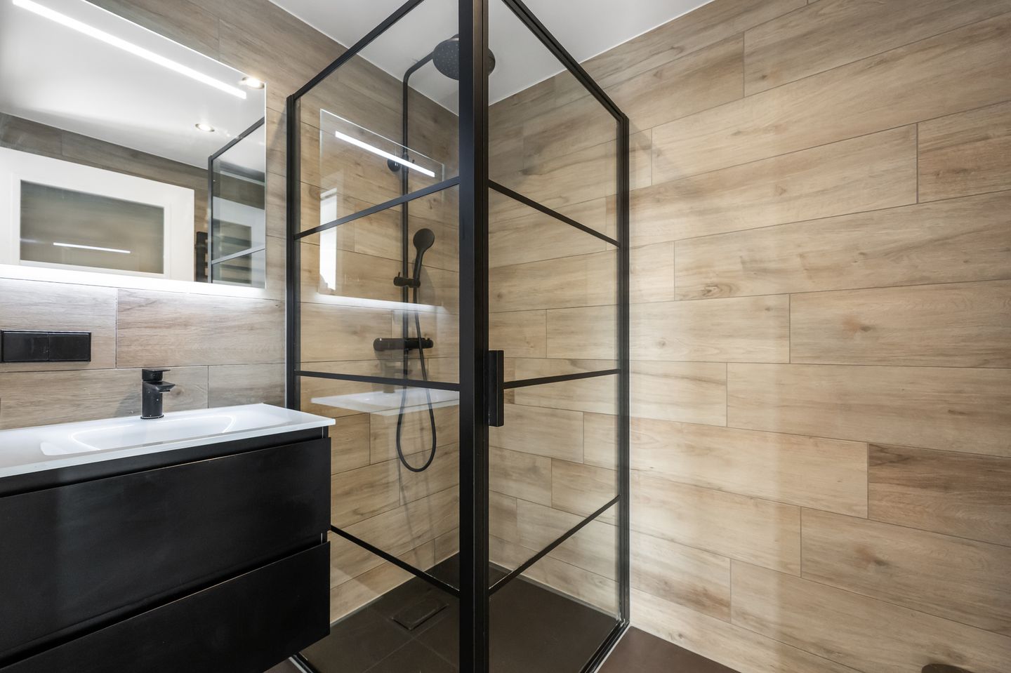 Photo 4 of J.W.C. Bloemstraat 6