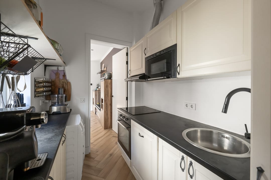 Photo 11 of J.W.C. Bloemstraat 6