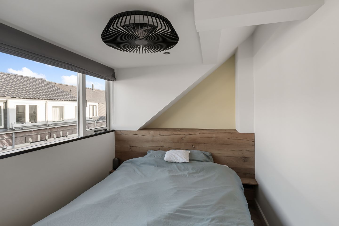 Photo 14 of J.W.C. Bloemstraat 6