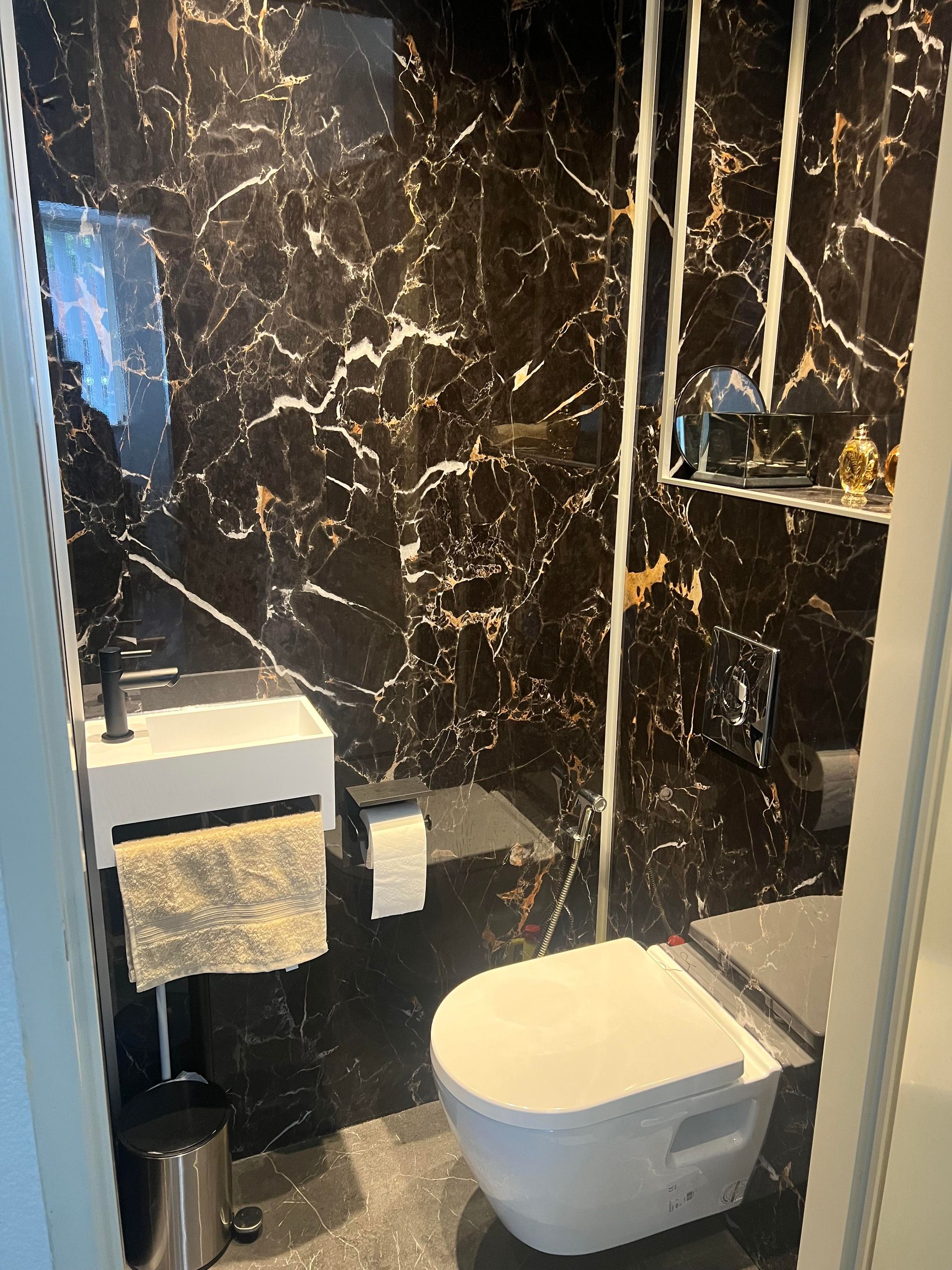 Photo 18 of Brederostraat 17