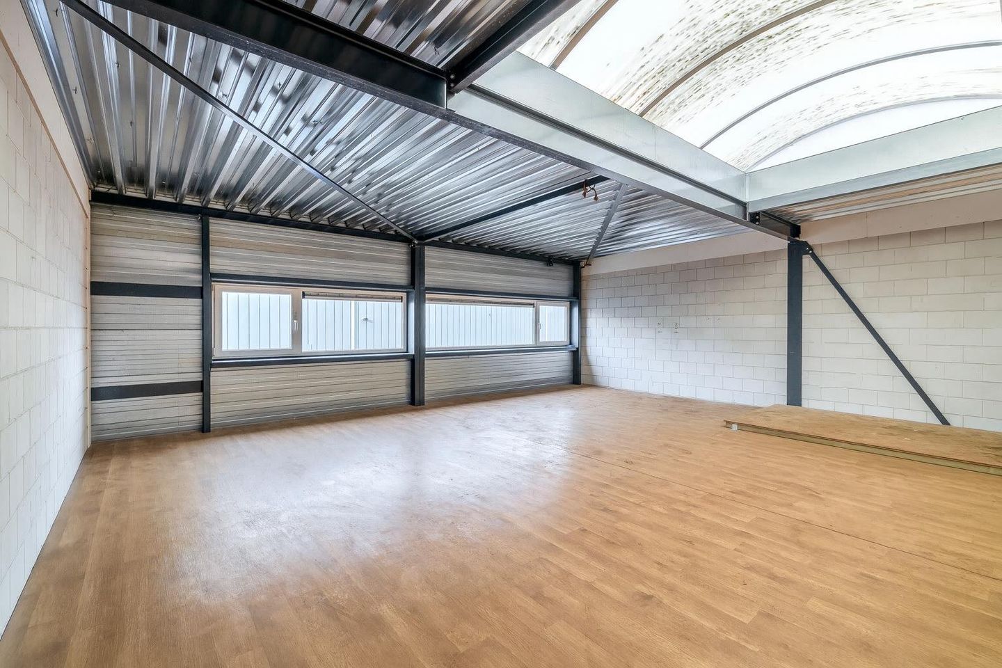 Bekijk foto 3 van Van der Waalsstraat 8-C